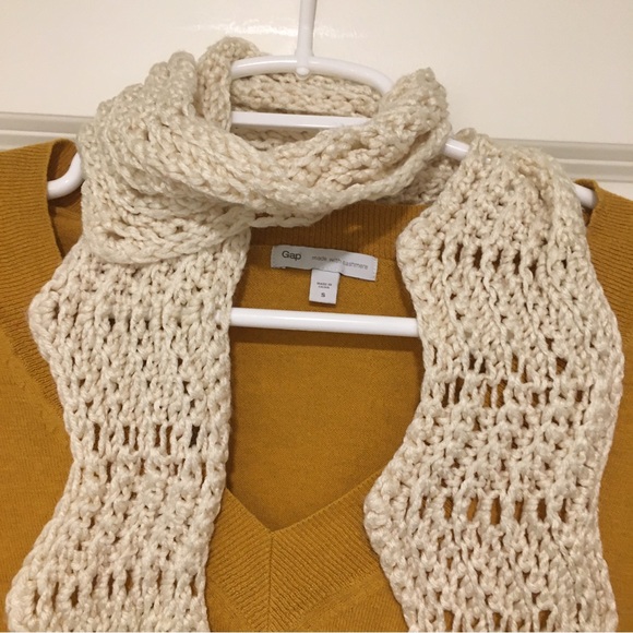 HANDMADE Crochet Zigzag Skinny Scarf - Cream / Off White, Skinny, Minimalist - Picture 3 of 5